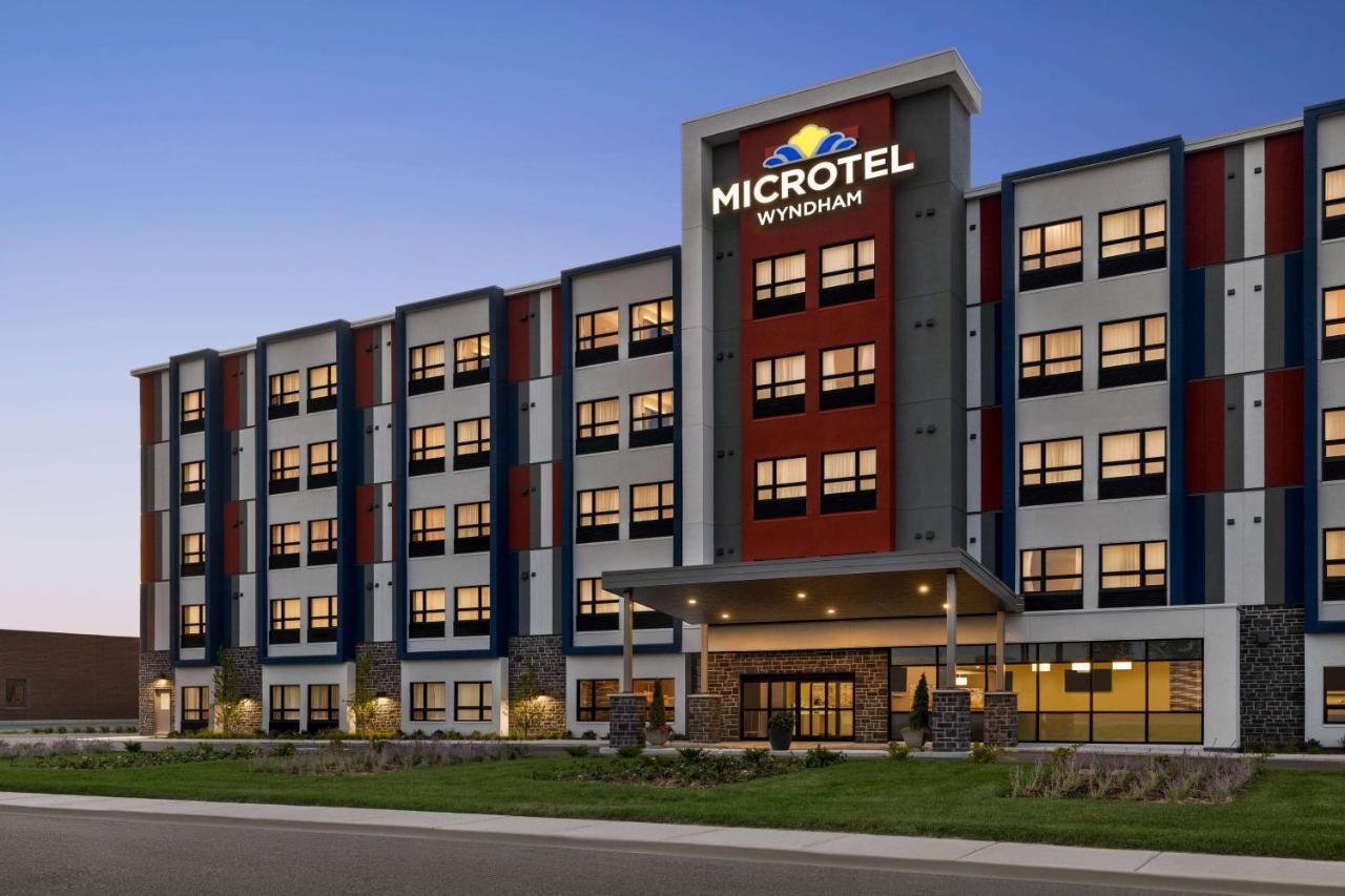 Microtel Inn & Suites Dorval Qc Exterior photo