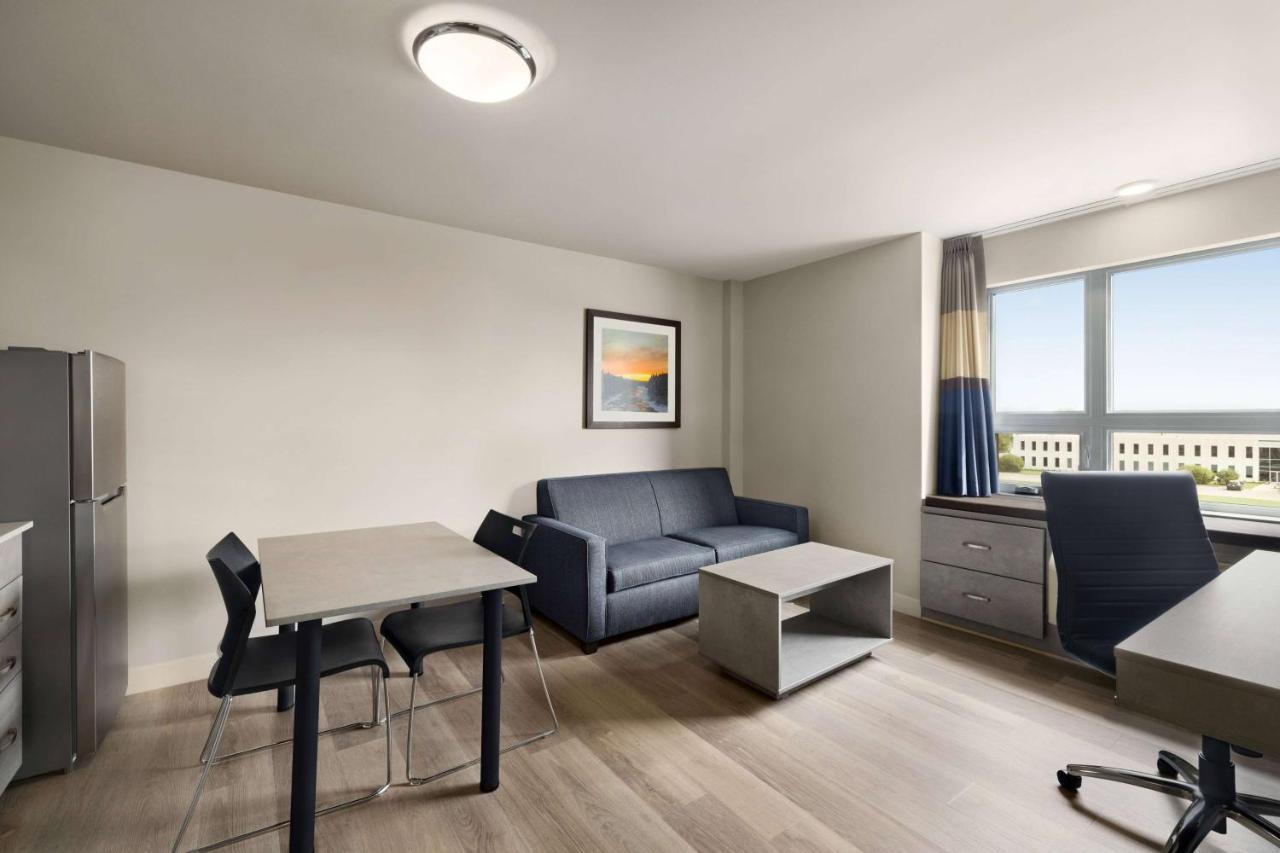 Microtel Inn & Suites Dorval Qc Exterior photo